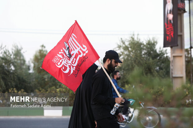 پیاده‌روی دلدادگان اربعین حسینی در قم