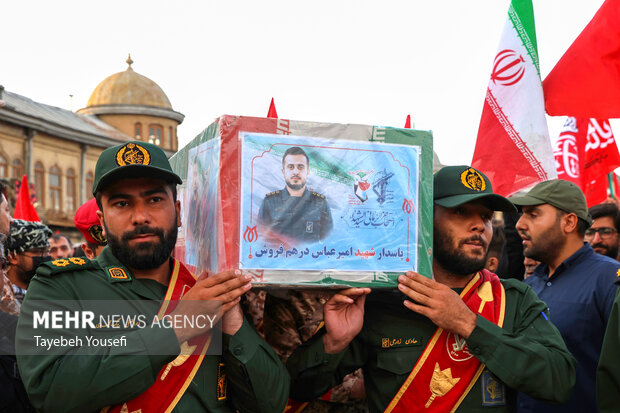تشییع شهید درهم‌فروش در مراسم جاماندگان اربعین همدان