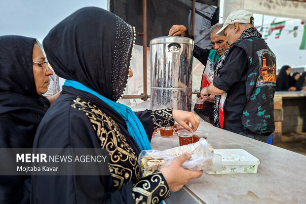بازگشت زوار اربعین حسینی از مرز مهران