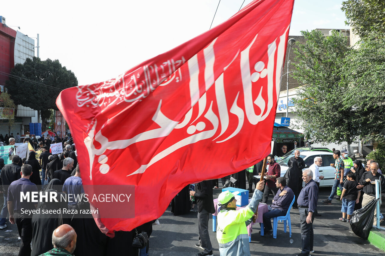 گامهای عاشقی جاماندگان اربعین در مسیر امامزادگان همدان