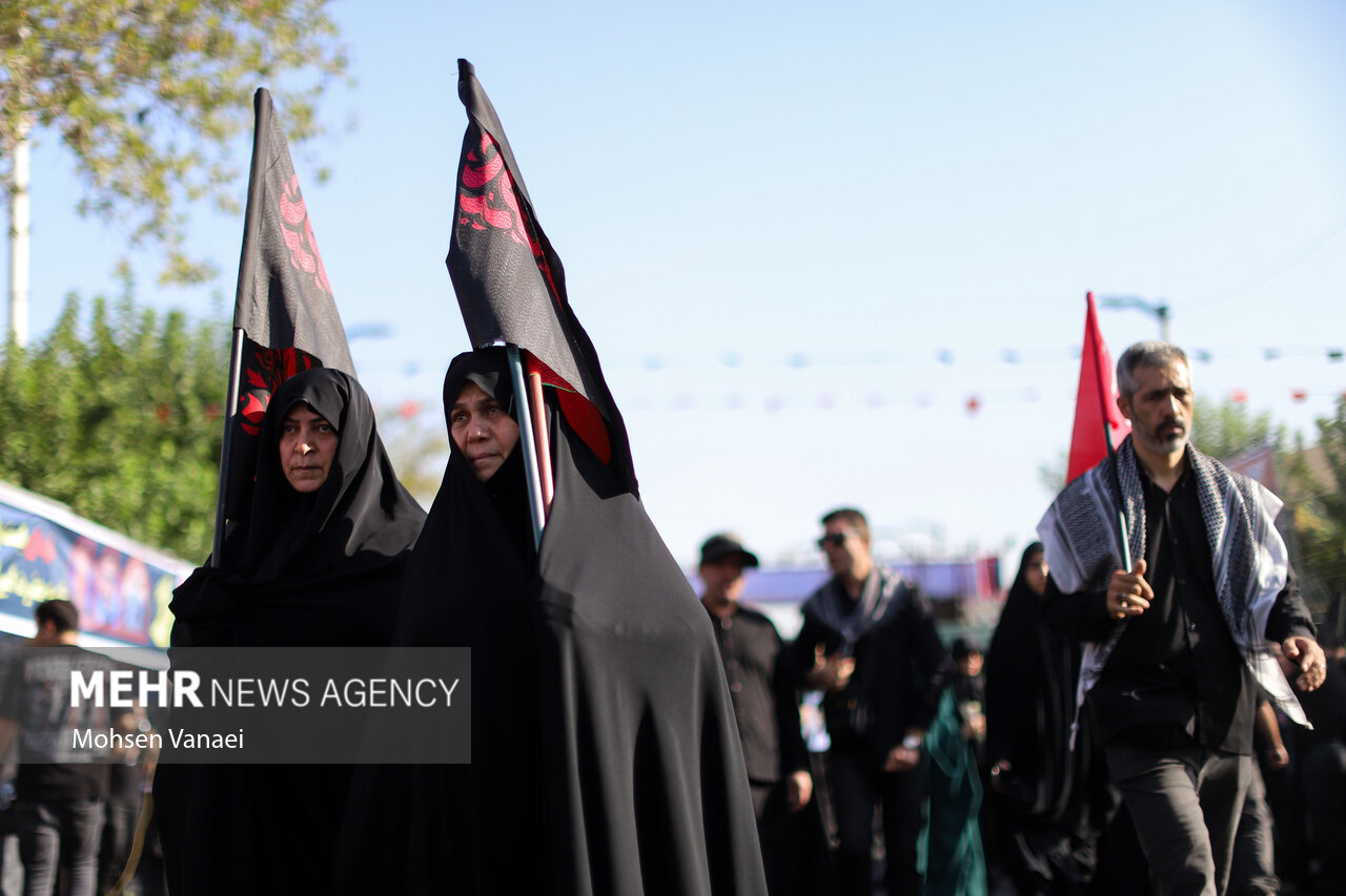 آغاز مراسم جاماندگان اربعین حسینی و تشییع شهید در همدان