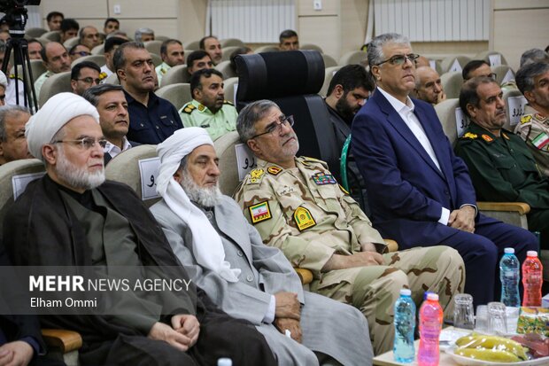 مراسم تکریم و معارفه فرمانده مرزبانی کردستان