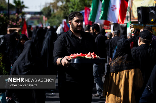 پیاده‌روی جاماندگان اربعین در تهران