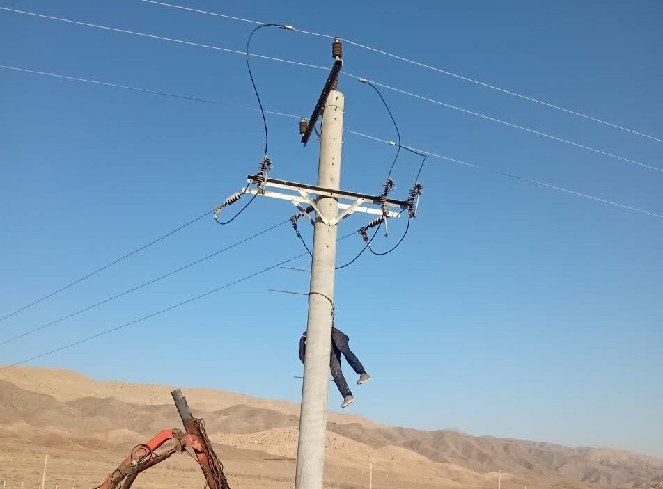 سارق کابل برق بر اثر برق‌گرفتگی در کاشان جان باخت