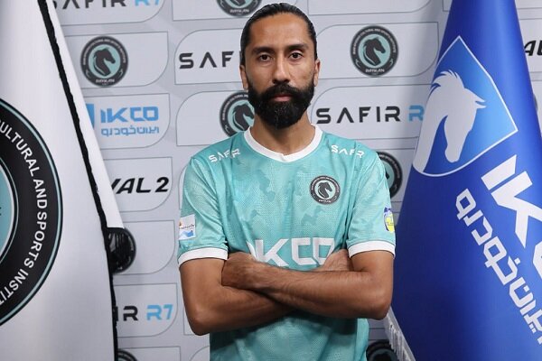هافبک سابق استقلال در پیکان ماندنی شد