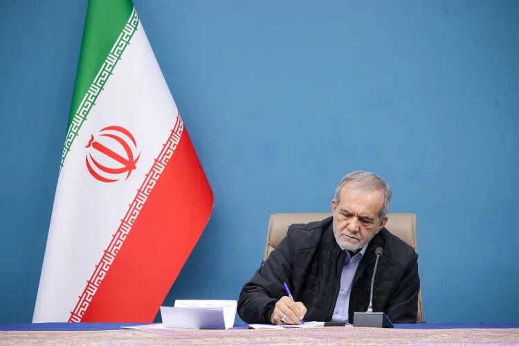 پزشکیان:آذربایجان و تبریز سنگر شکست‌ناپذیر دفاع از قانون در مشروطه بود