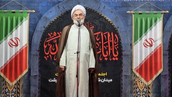 آیت الله فلاحتی: حضور مردم در خیابان خاری در چشم دشمنان است