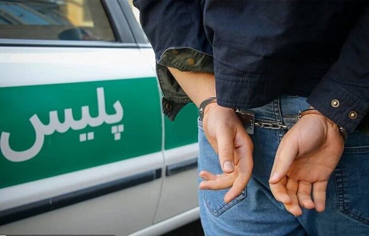 دستگیری سارق حرفه‌ای در اراک؛ ۲۳ فقره سرقت محتویات خودرو کشف شد
