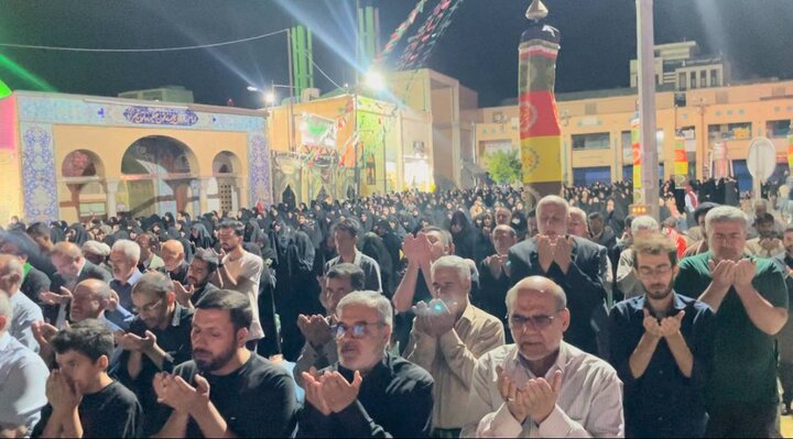 اقامه نماز استغاثه به امام زمان(عج) در شهرکرد