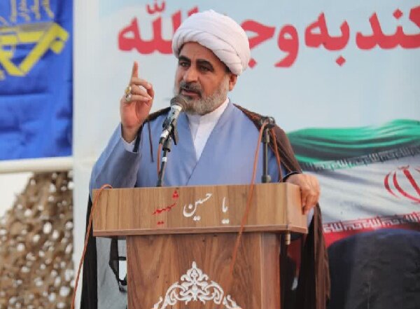 امام جمعه پارسیان: آمریکا در برابر اقتدار ایران ناچار به عقب‌نشینی است