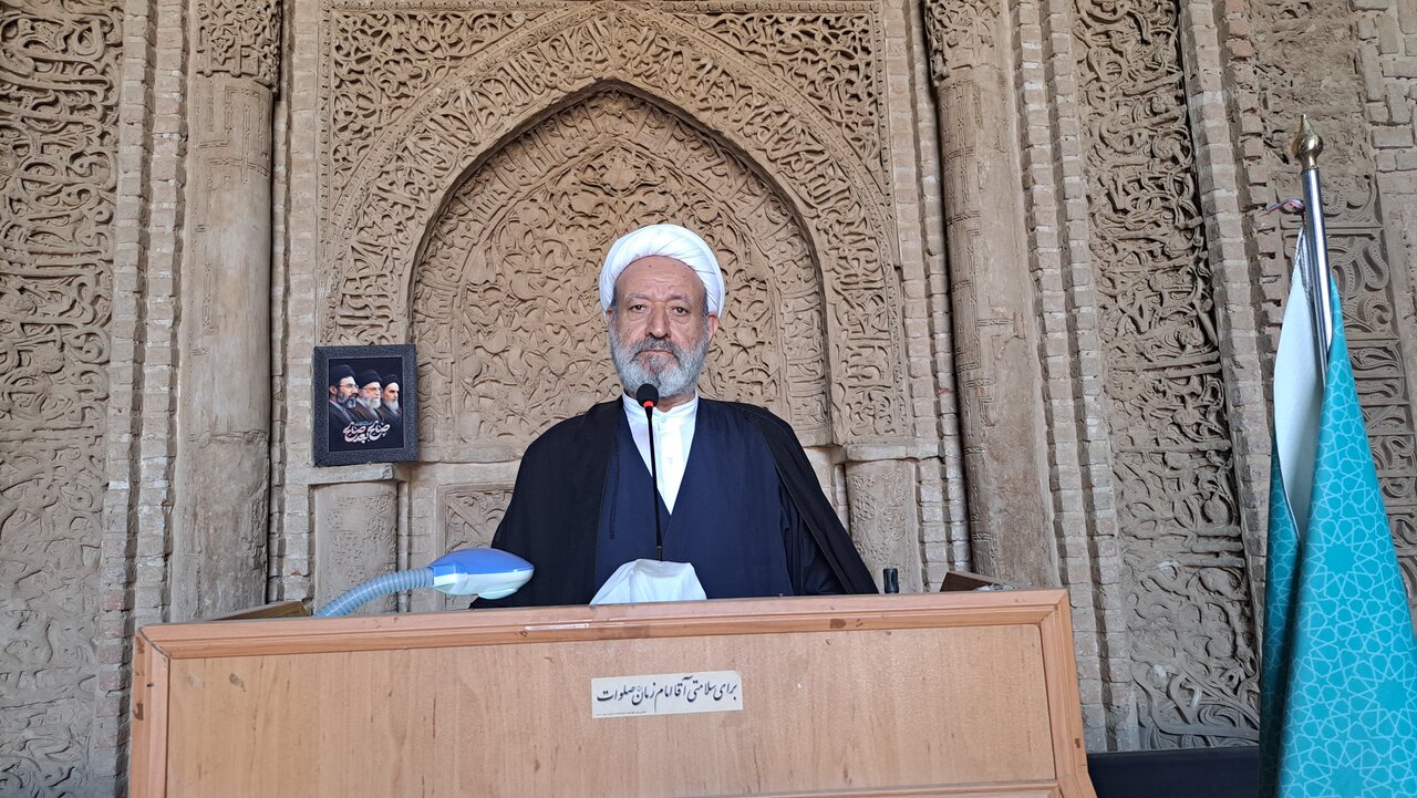 امام جمعه اردستان: مسئولان از مطالبه‌گری خبرنگاران استقبال کنند
