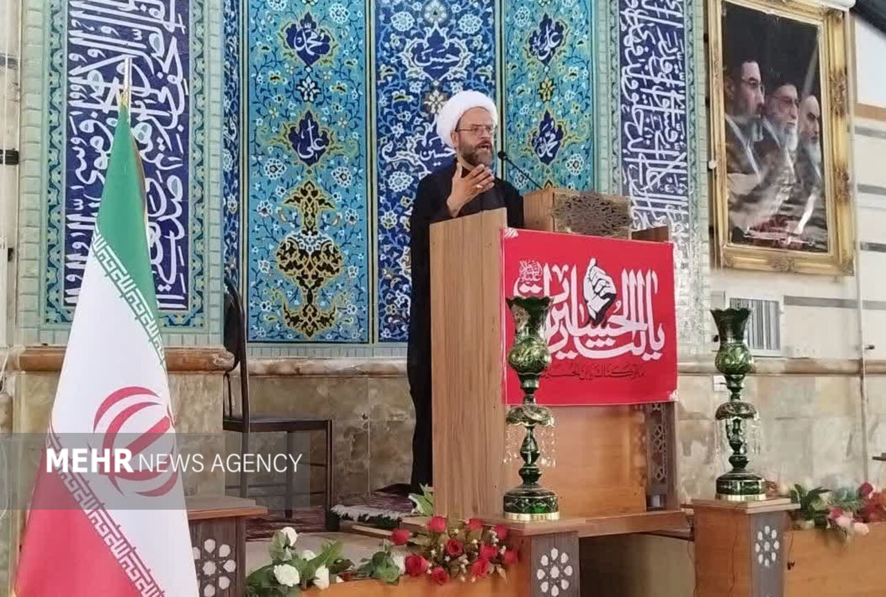 امام جمعه موقت مهدیشهر: اربعین مدرسه آینده‌نگری و ایستادگی است