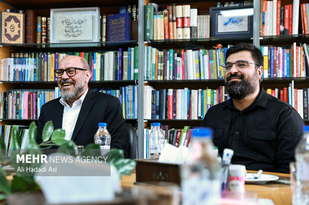 بازدید رئیس بنیاد مستضعفان از گروه رسانه‌ای مهر