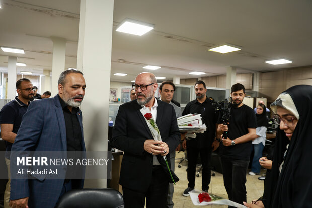بازدید رئیس بنیاد مستضعفان از گروه رسانه‌ای مهر