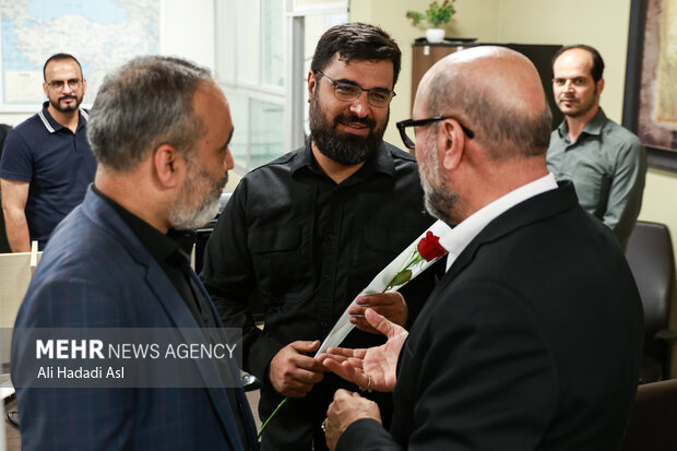 بازدید رئیس بنیاد مستضعفان از گروه رسانه‌ای مهر