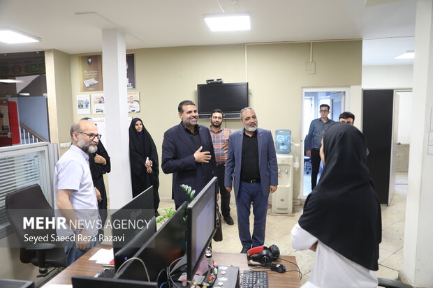حضور «احمد نادری» در خبرگزاری مهر به مناسبت روز خبرنگار حضور «احمد نادری» در خبرگزاری مهر به مناسبت روز خبرنگار