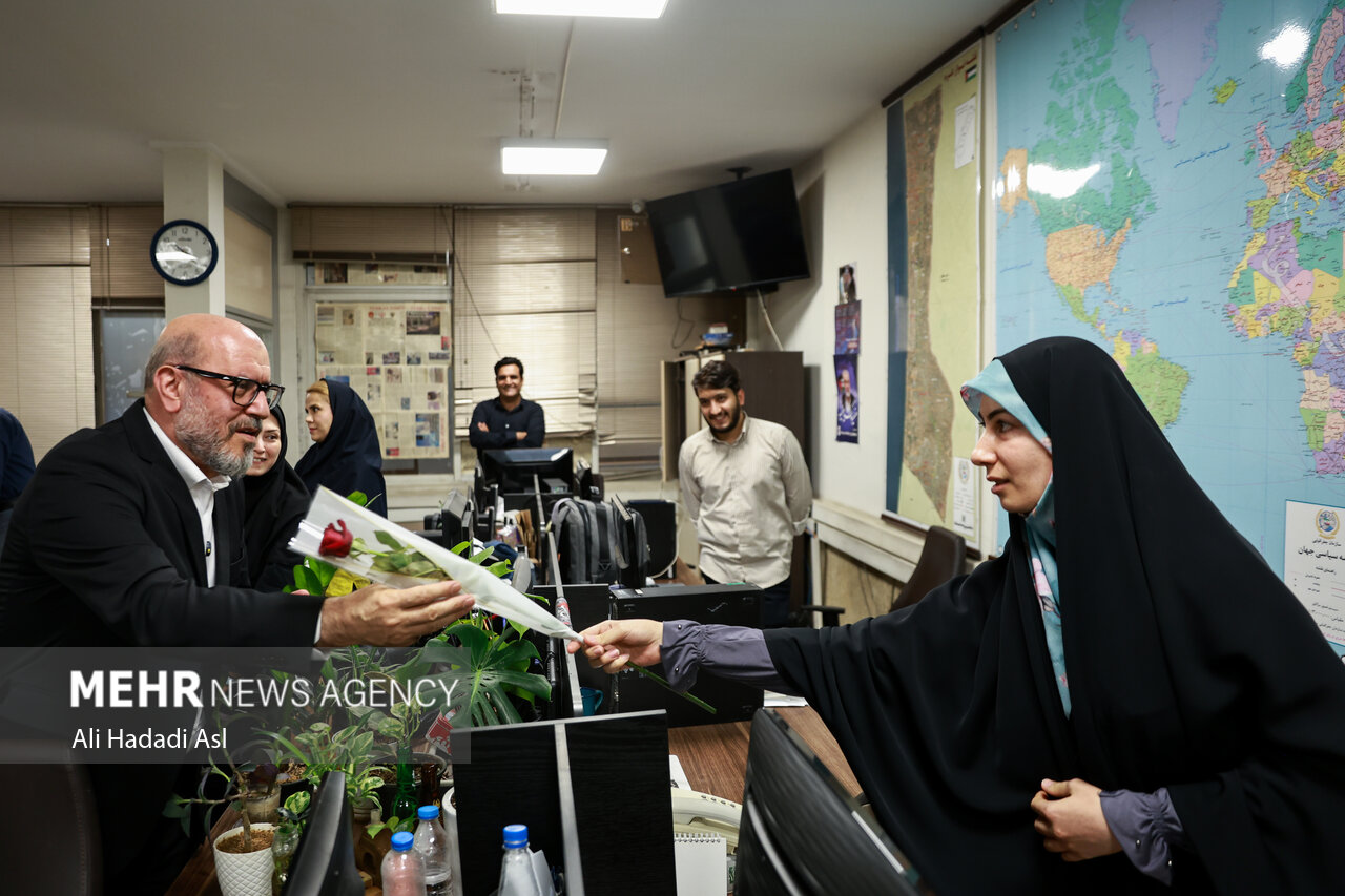 بازدید رئیس بنیاد مستضعفان از گروه رسانه‌ای مهر