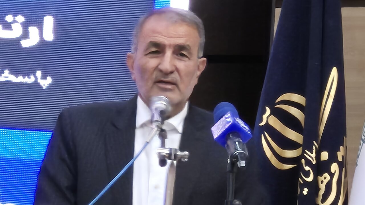 خبرنگاران آزادانه نقد کنند؛ تحمل شنیدن حرف‌های تلخ لازمه خدمت است