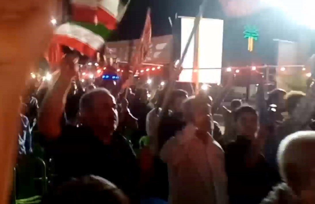 ۱۶۱ شب حماسه پرشور مردم  آب پخش در گذرگاه مقاومت