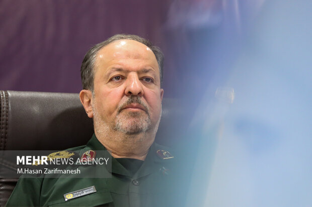 نشست خبری سرپرست وزارت دفاع با اصحاب رسانه