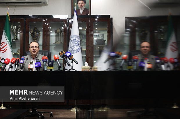 نشست خبری محمد شاه محمدی رئیس کانون وکلای دادگستری مرکز