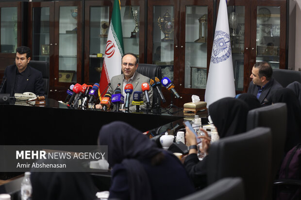 نشست خبری محمد شاه محمدی رئیس کانون وکلای دادگستری مرکز