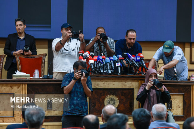 نشست خبری رئیس اتاق بازرگانی ایران با اصحاب رسانه