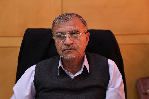 مرادی: موضع‌گیری‌های خلاف انسجام بازی در زمین دشمن است