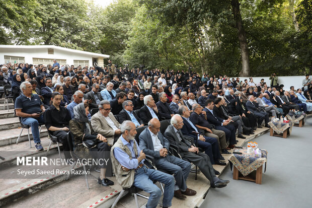 آیین گرامی‌داشت نخستین سالگرد درگذشت استاد محمود فرشچیان