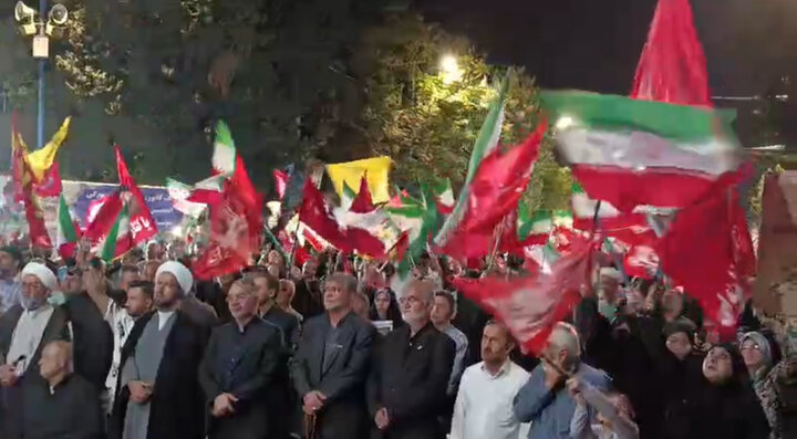 استقامت و ایستادگی مردم ارومیه در حمایت از وطن به شب ۱۶۲ رسید