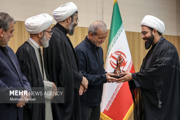 اجلاسیه بین‌المللی «مجاهدان در غربت»