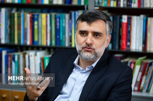 بازدید مدیرعامل باغ کتاب تهران از گروه رسانه‌ای مهر 7