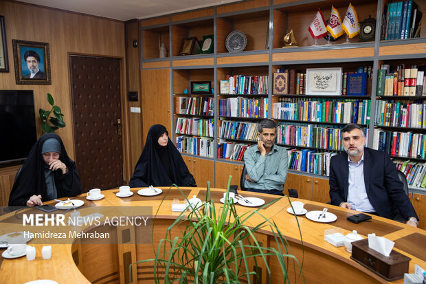 بازدید مدیرعامل باغ کتاب تهران از گروه رسانه‌ای مهر 9