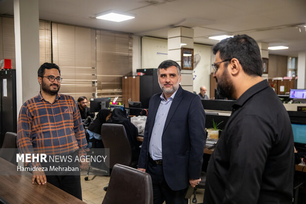 بازدید مدیرعامل باغ کتاب تهران از گروه رسانه‌ای مهر 24