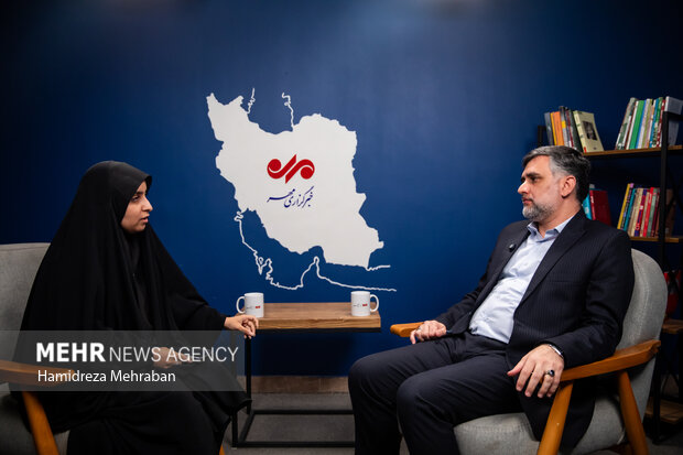 بازدید مدیرعامل باغ کتاب تهران از گروه رسانه‌ای مهر 27