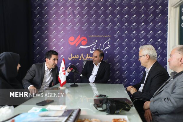 طرح واکسیناسیون تببرفکی یک ماه زودتر از کشور در استان اردبیل آغاز شد