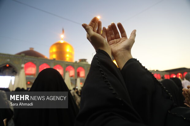 حرم رضوی در آستانه شهادت امام رضا(ع)