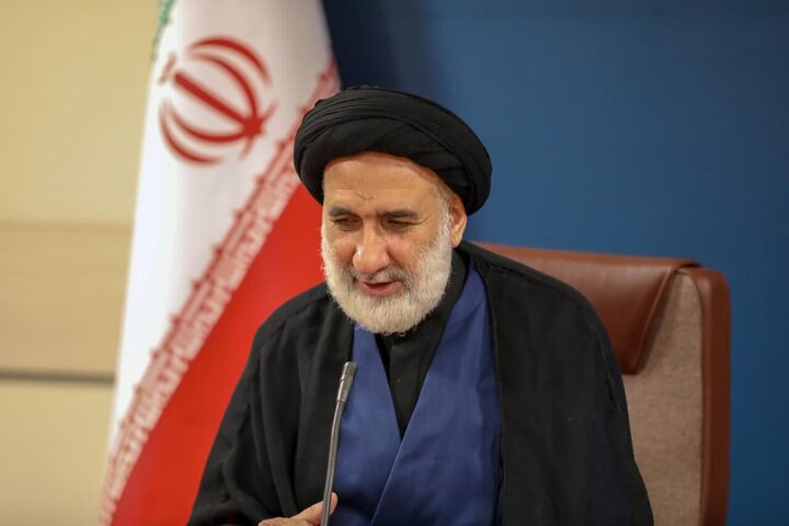 فاطمی: نماز باعث کاهش اثرات شبیخون فرهنگی دشمن می‌شود 