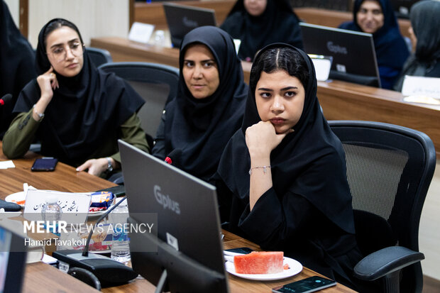 نشست خبری مدیر کل کمیته امداد استان تهران 14