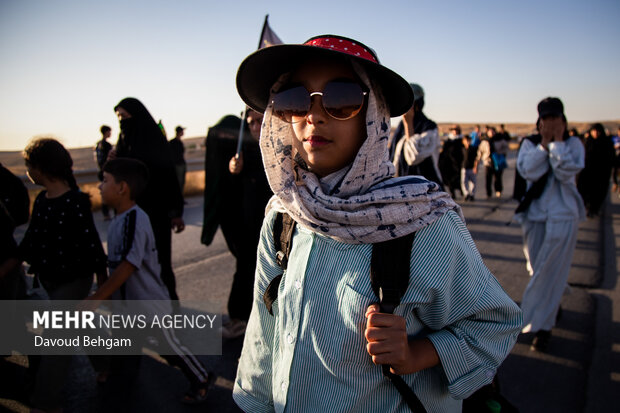 Ehlibeyt aşıkları Meşhed yolunda