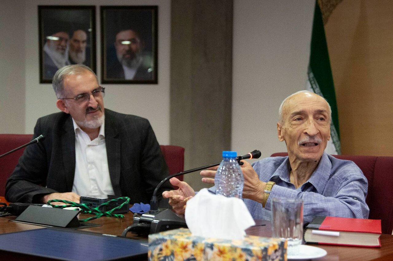 چهار حکایت «بوستان» با محور همدلی، عدالت و حکمرانی خوانده شد