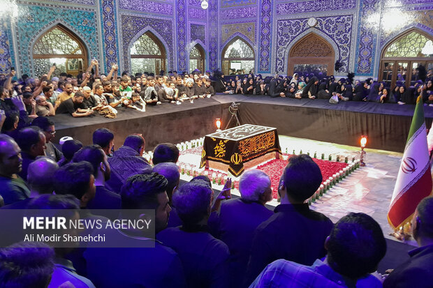 شب رحلت پیامبر(ص) و شهادت امام حسن(ع) در حرم رضوی