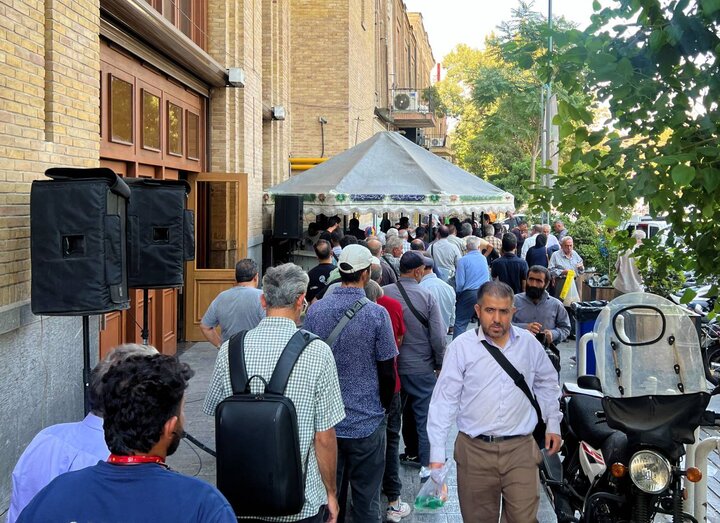 برپایی ایستگاه صلواتی در ساختمان معاونت مالی شهرداری تهران