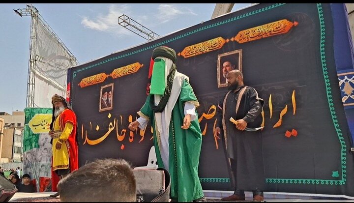 اجرای نمایش آیینی برای زائران پیاده امام رضا(ع) در مشهد