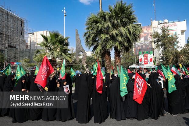 عزاداری خادمیاران رضوی در سوگ پیامبر اکرم(ص) و امام حسن مجتبی(ع) عزاداری خادمیاران رضوی در سوگ پیامبر اکرم(ص) و امام حسن مجتبی(ع)