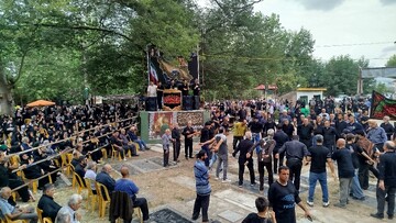 آئین سنتی «عَلَم‌ واچینی» در روستای ماشک تهرانچی برگزار شد