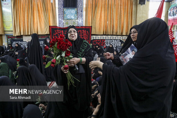 دسته عزاداری زنان نوغان در روز شهادت امام رضا(ع)