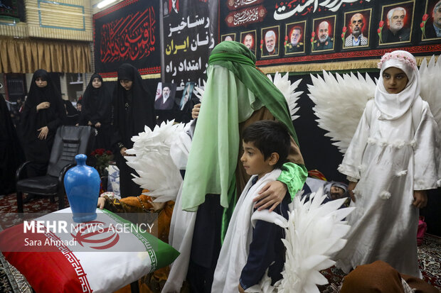 دسته عزاداری زنان نوغان در روز شهادت امام رضا(ع)