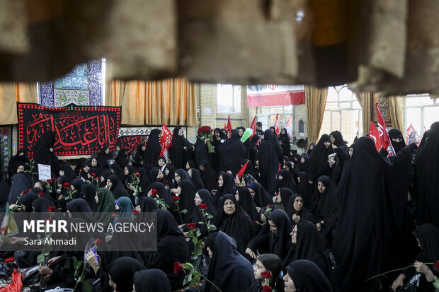 دسته عزاداری زنان نوغان در روز شهادت امام رضا(ع)