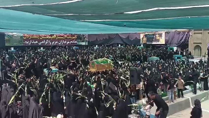 آئین مذهبی گلباران خورشید در روستای یزدل آران و بیدگل برگزار شد